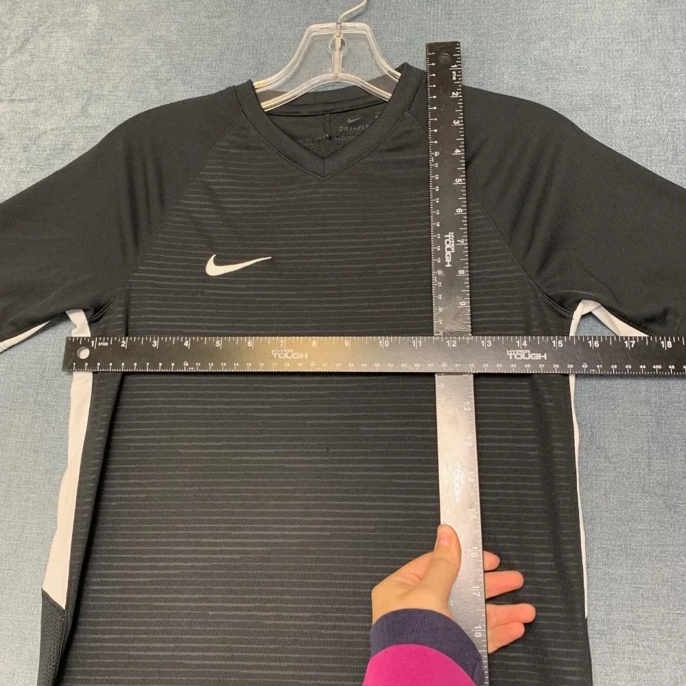 Nike Dri Fit T-Shirt Mens Large Black Striped Raglan Sleeve V Neck Swoosh Logo